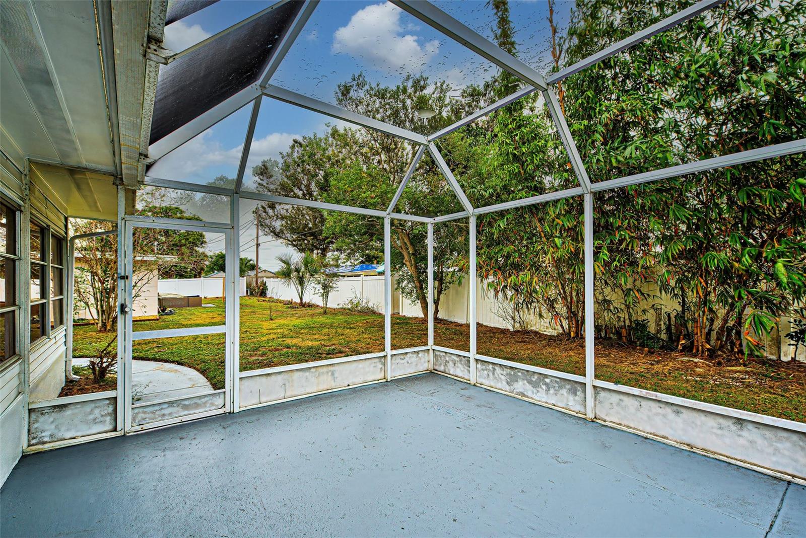 556 GLEN OAK RD