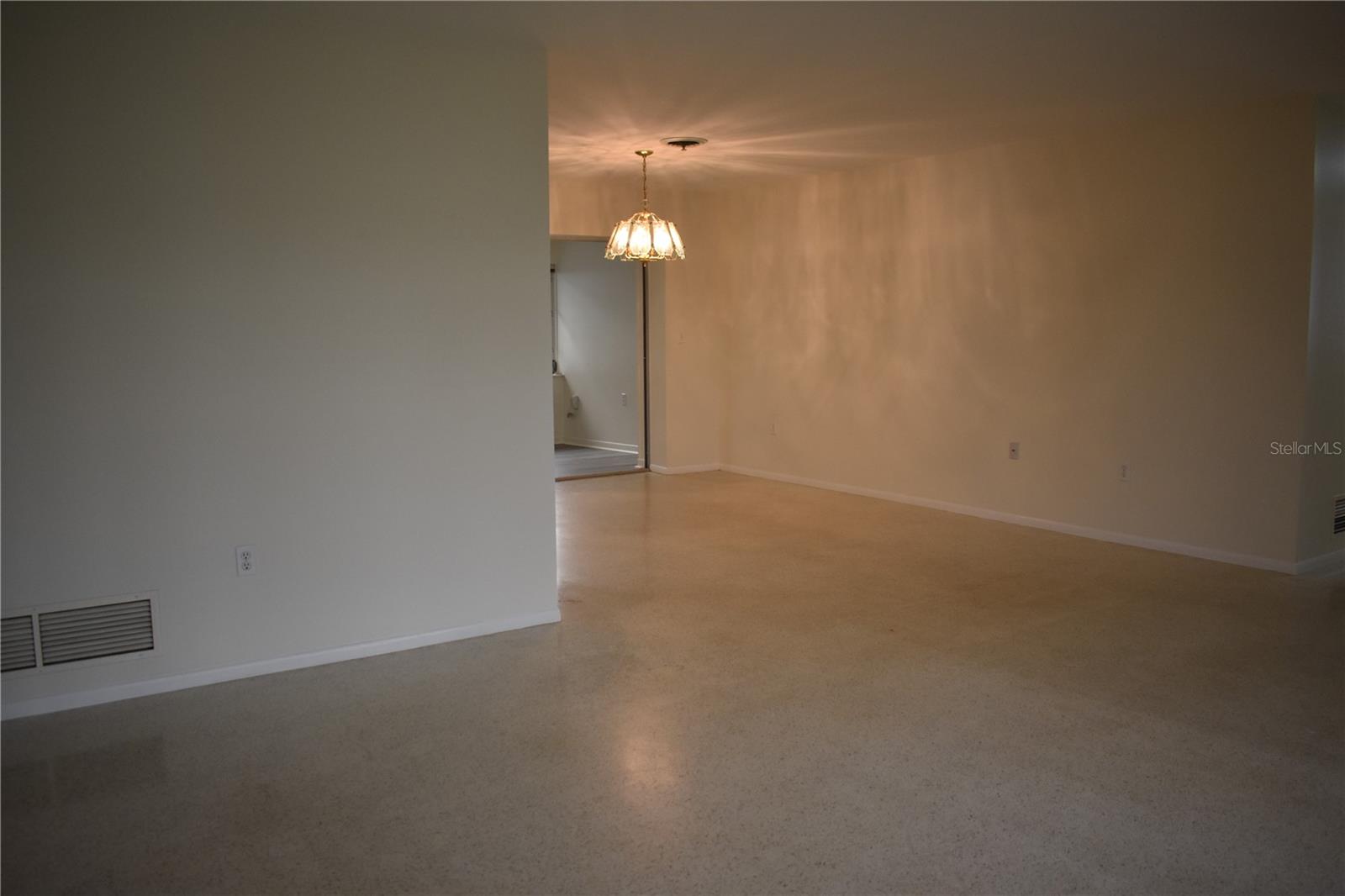 556 GLEN OAK RD