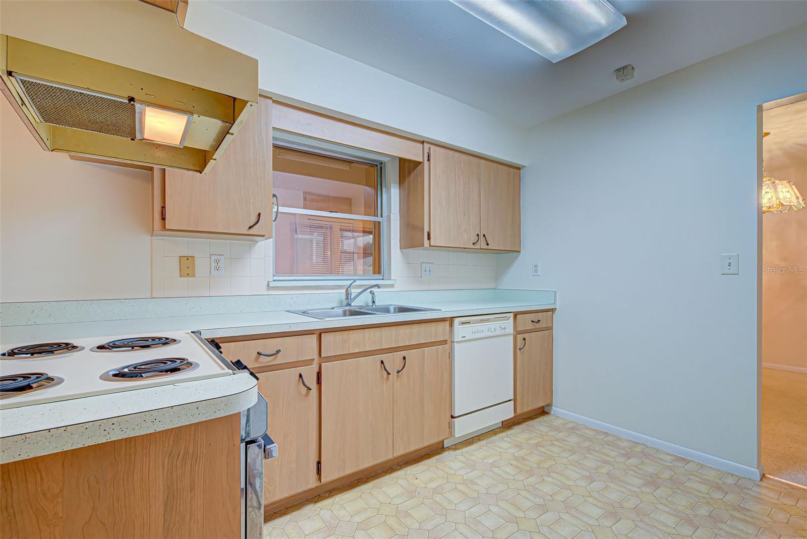556 GLEN OAK RD