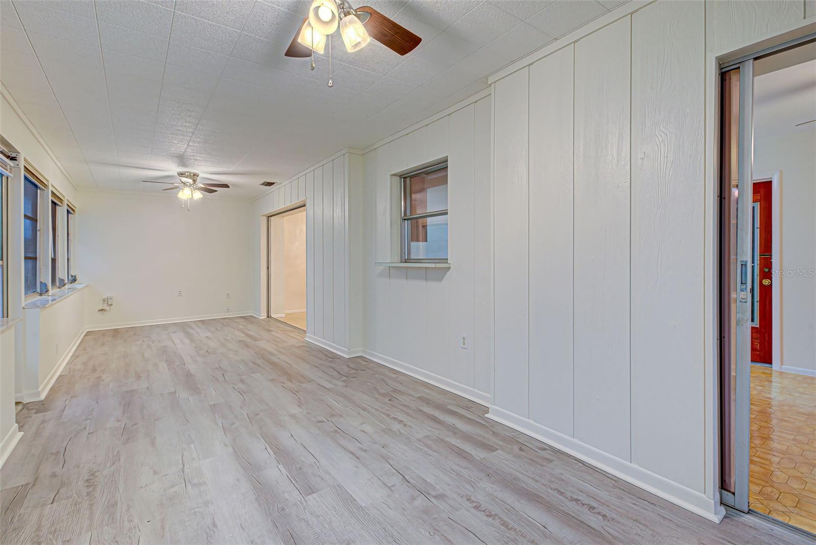 556 GLEN OAK RD