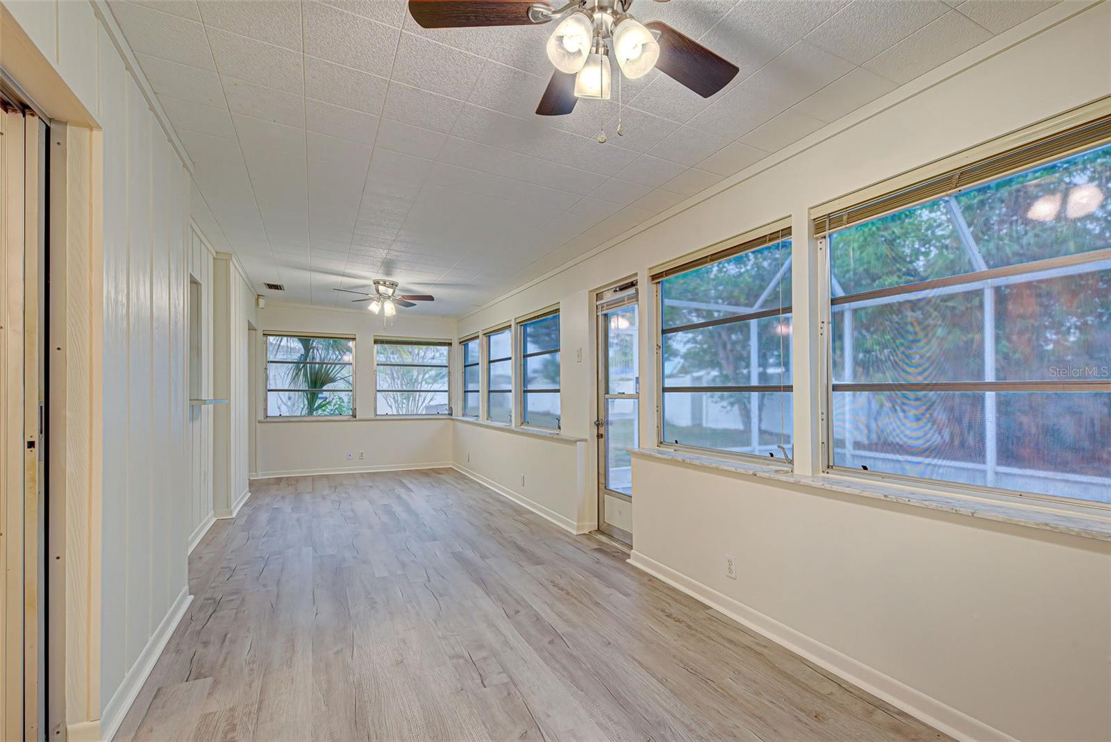 556 GLEN OAK RD