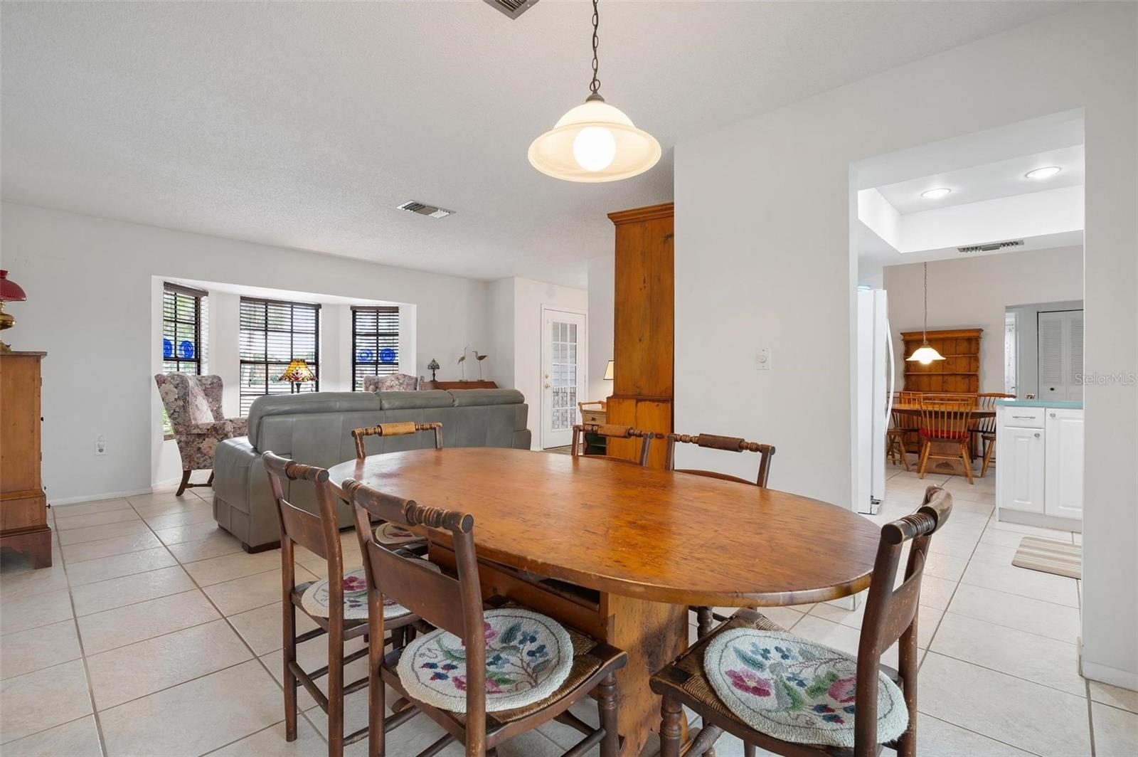 964 RYAN CT