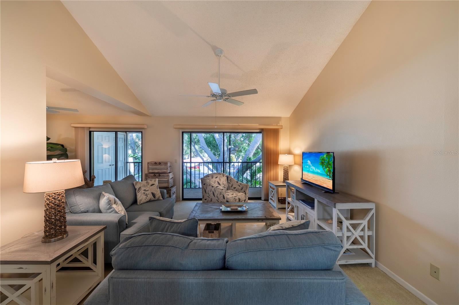 646 BIRD BAY DR E #207, #207