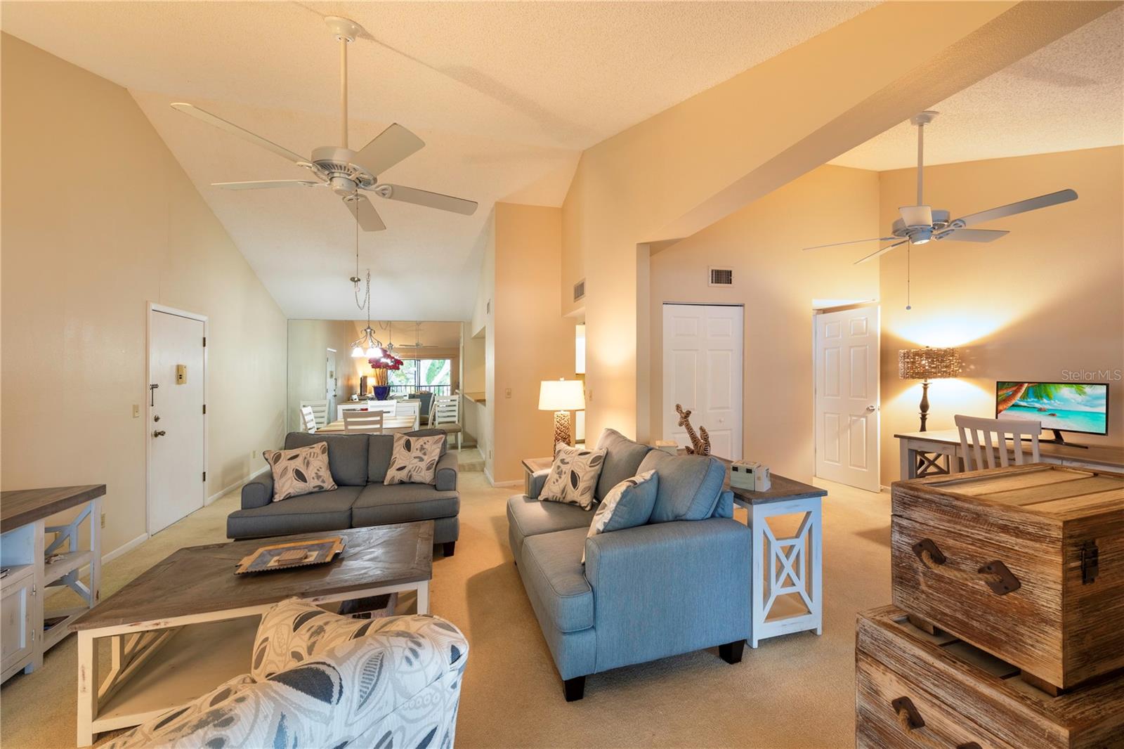 646 BIRD BAY DR E #207, #207