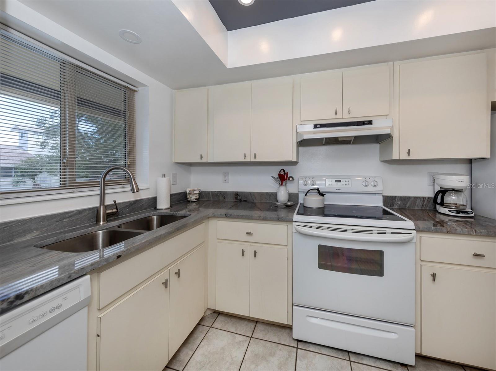 533 PARKDALE MEWS #533, #533