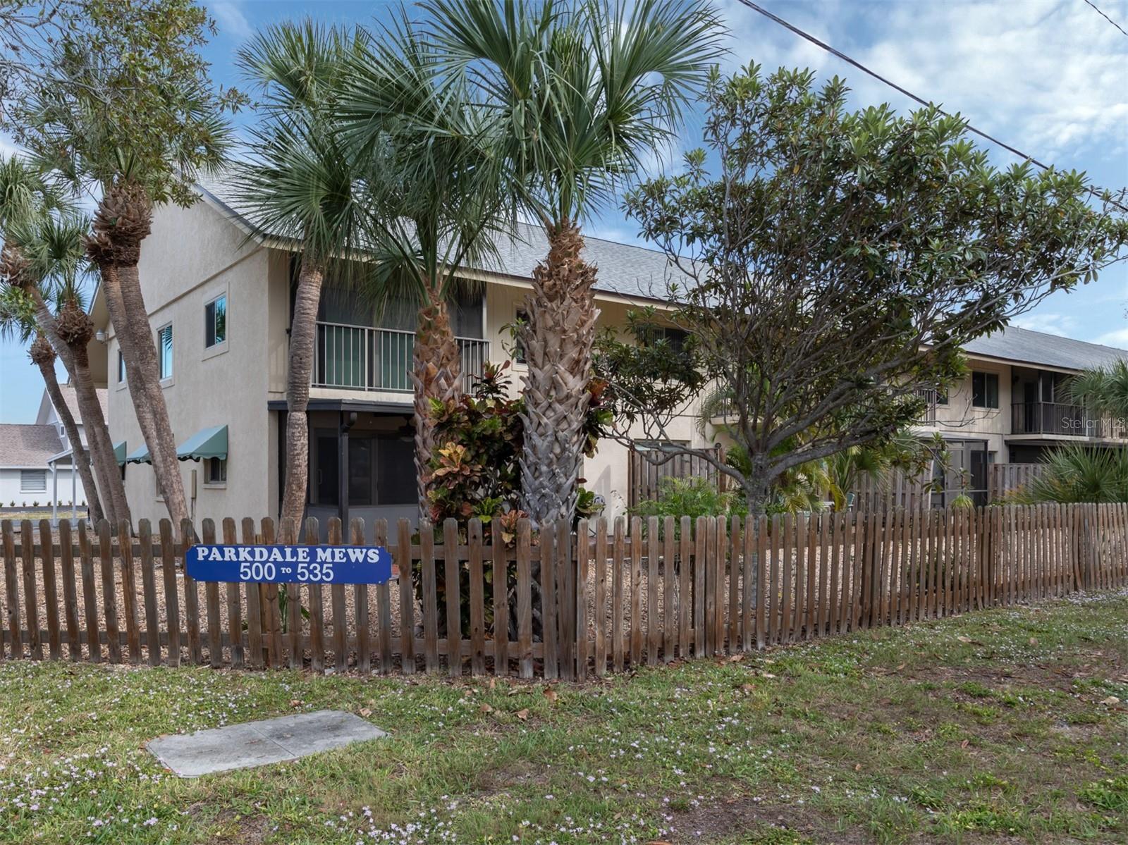 533 PARKDALE MEWS #533, #533