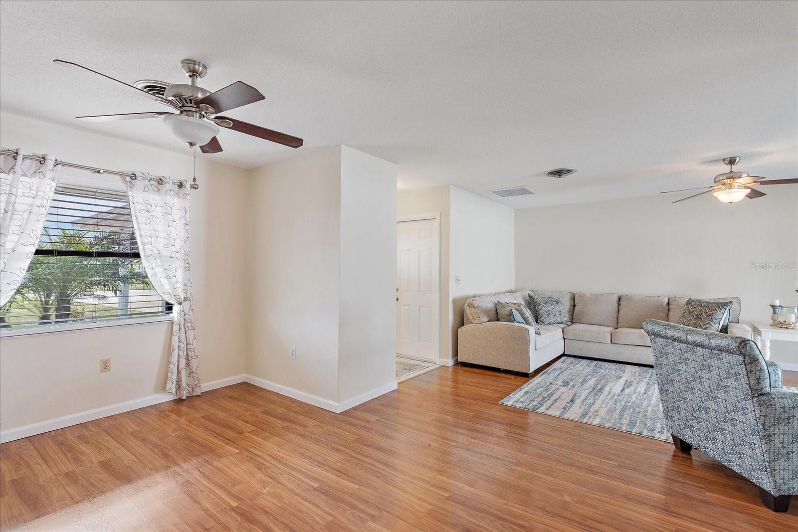882 BAY VISTA BLVD