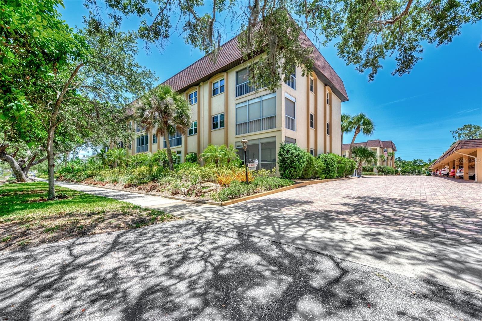 101 PARK BLVD S #114, #114