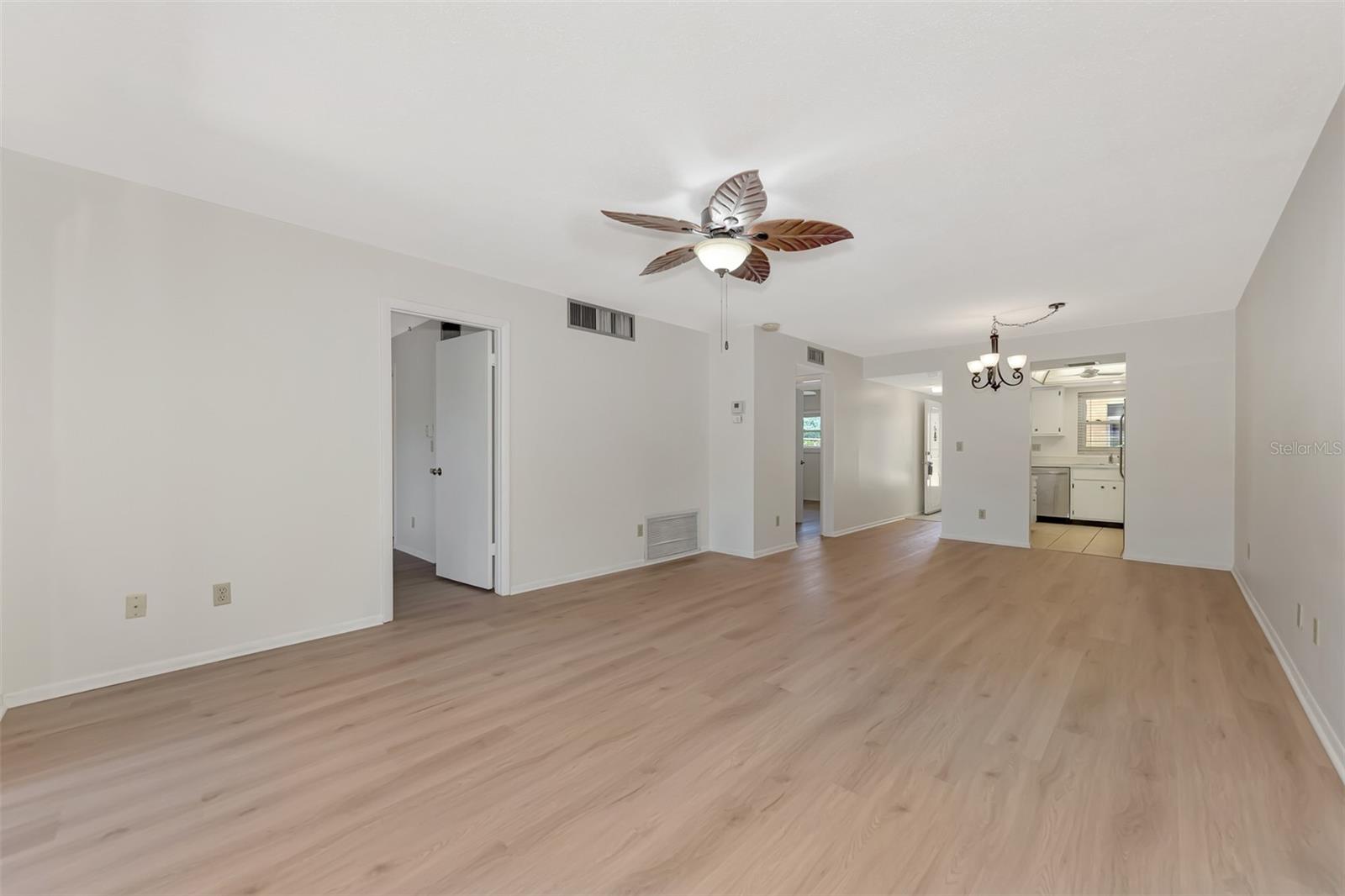 101 PARK BLVD S #114, #114