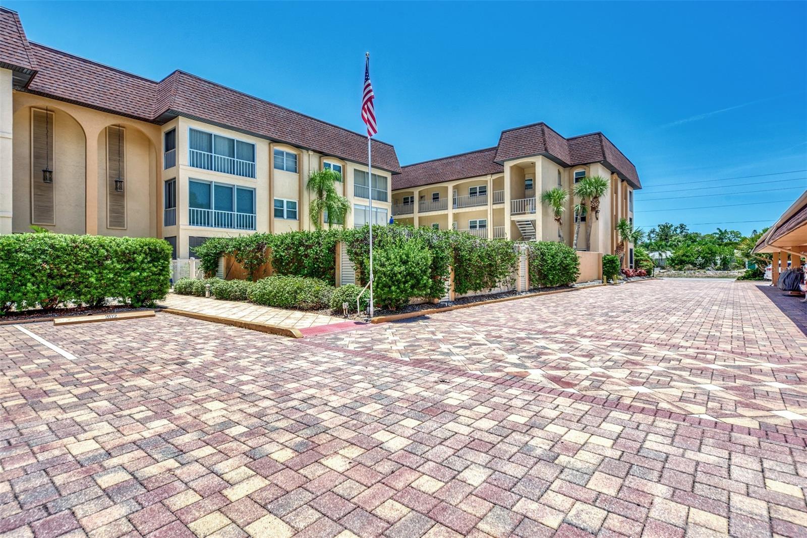101 PARK BLVD S #114, #114