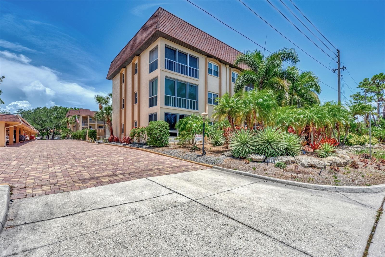 101 PARK BLVD S #114, #114