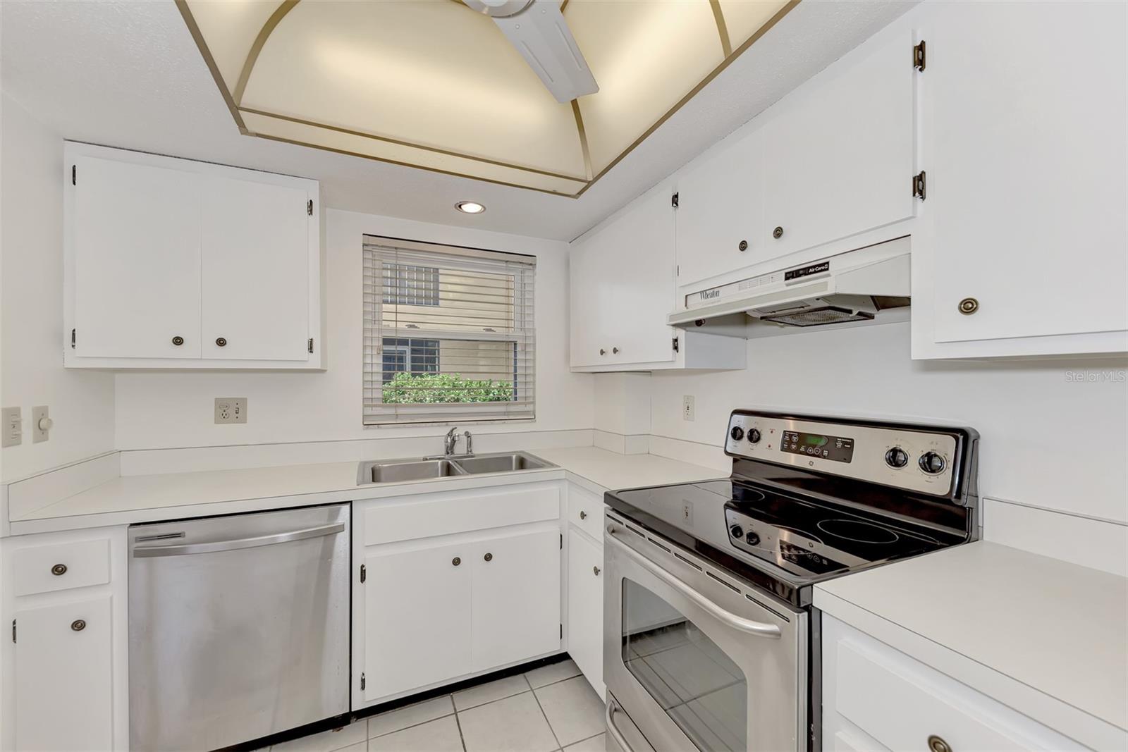 101 PARK BLVD S #114, #114