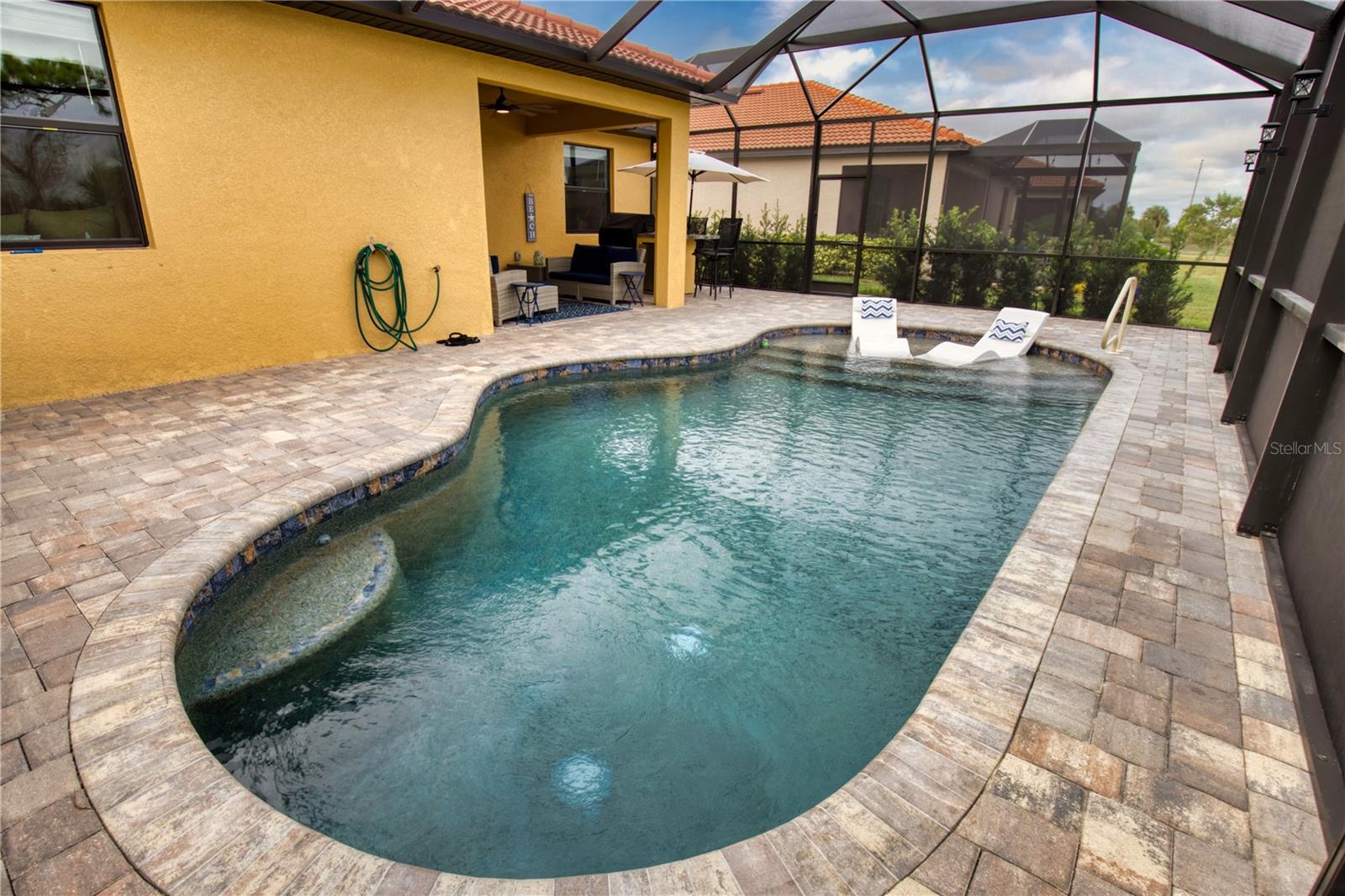 10187 CROOKED CREEK DR