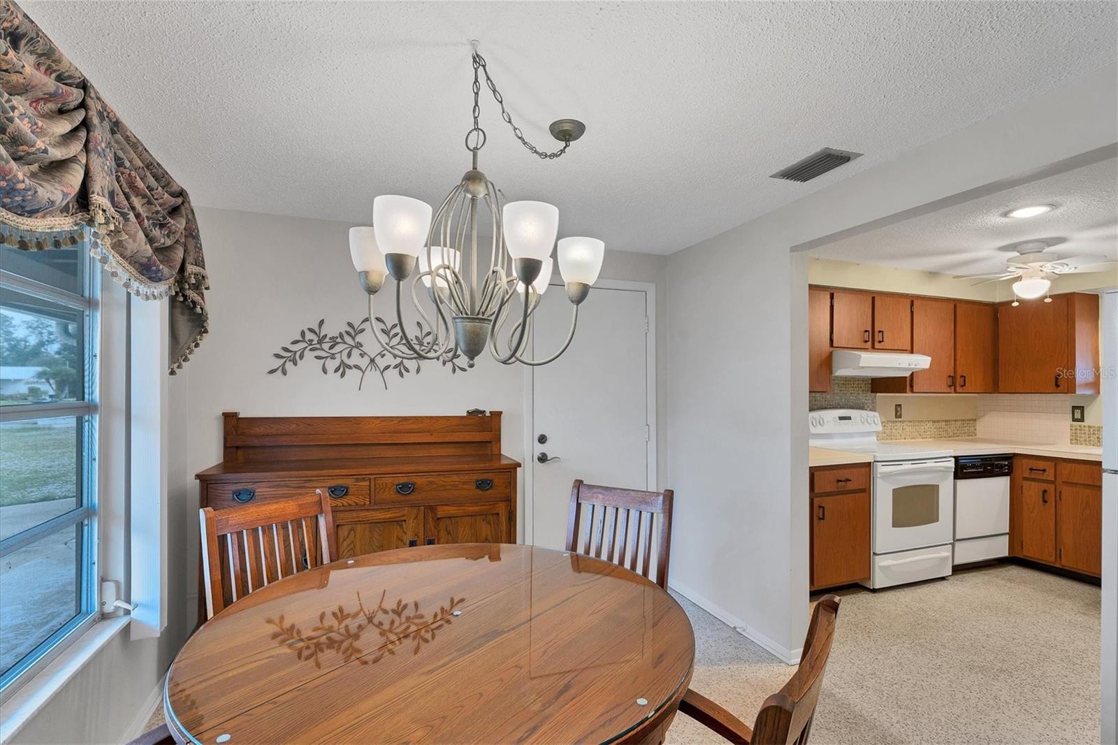 1310 CYPRESS AVE