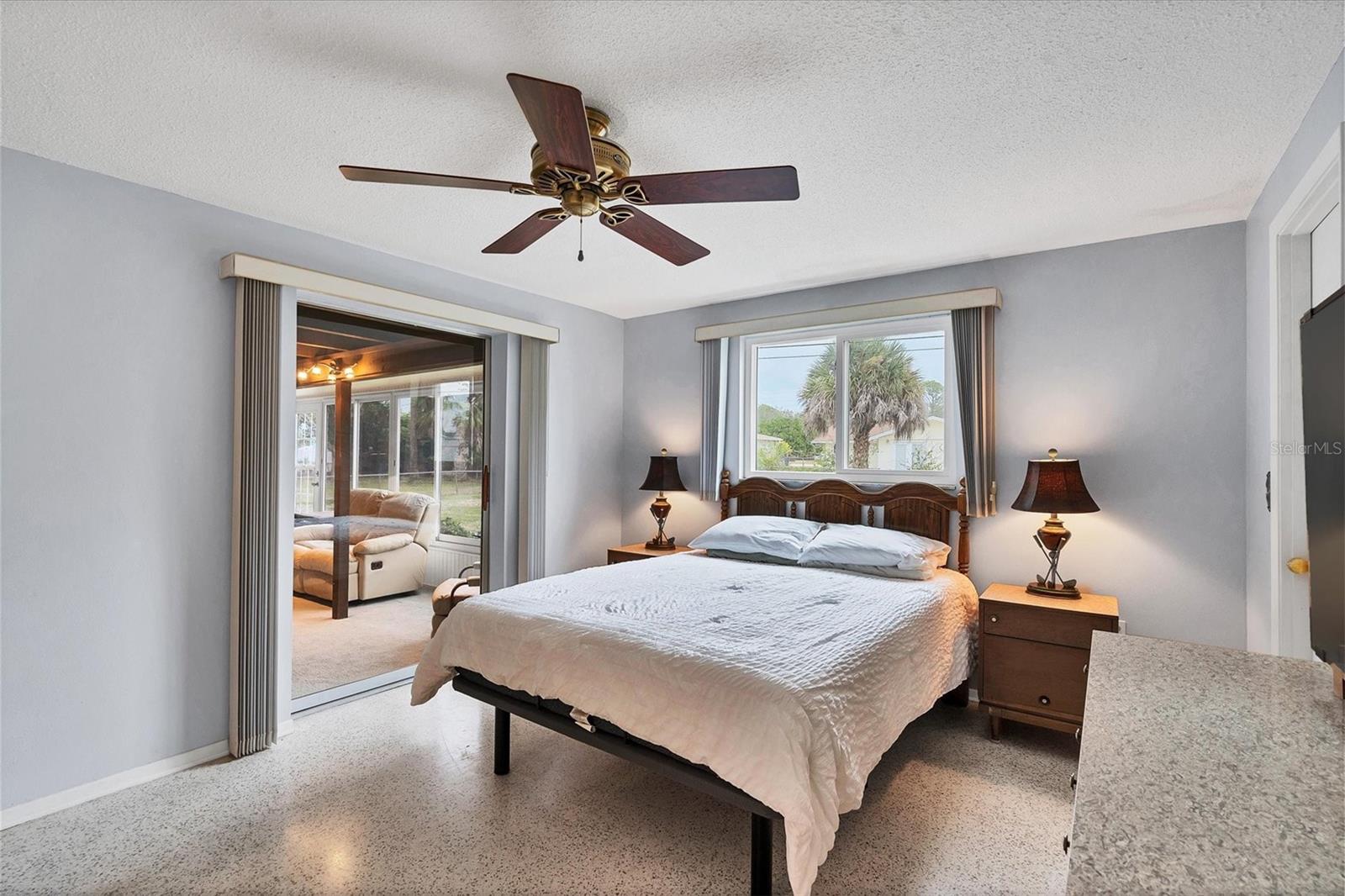 1310 CYPRESS AVE