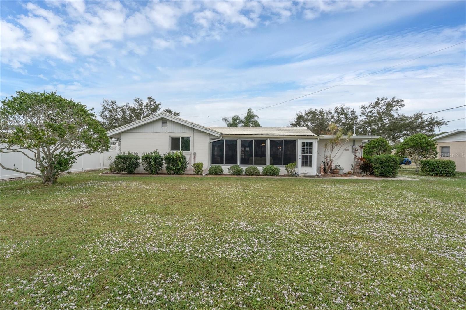 1310 CYPRESS AVE
