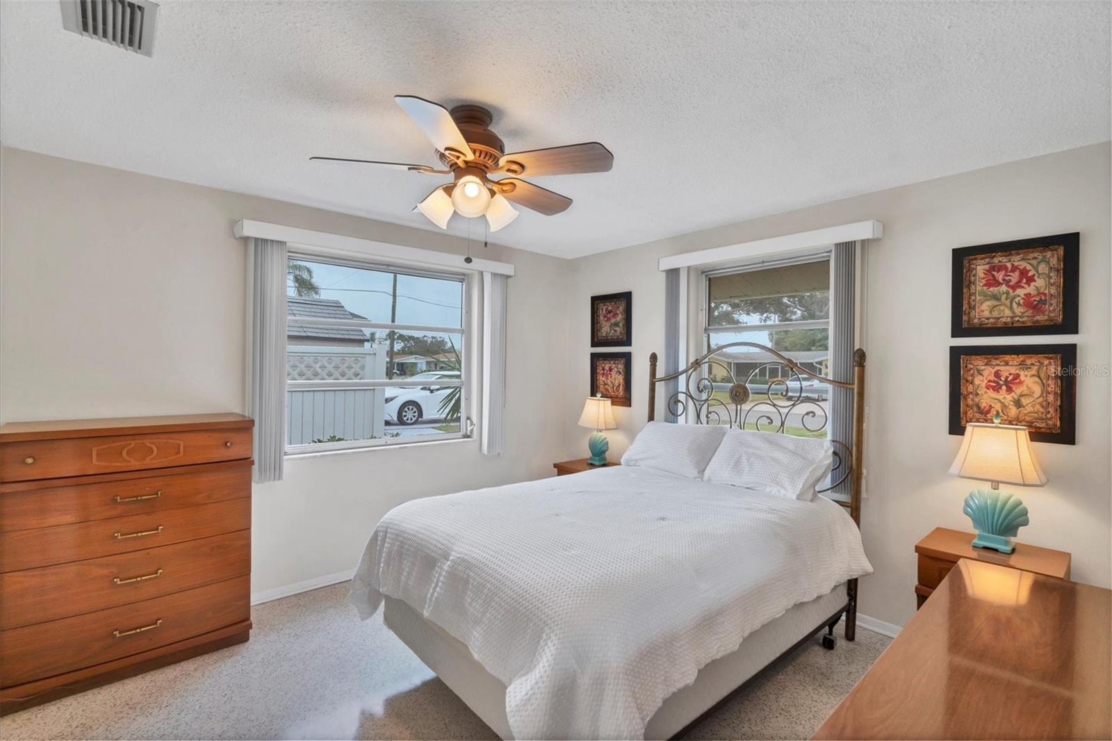 1310 CYPRESS AVE