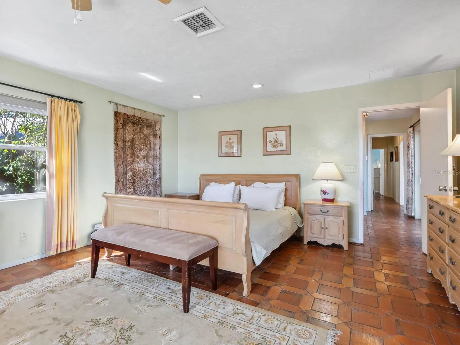 1049 N CASEY KEY RD