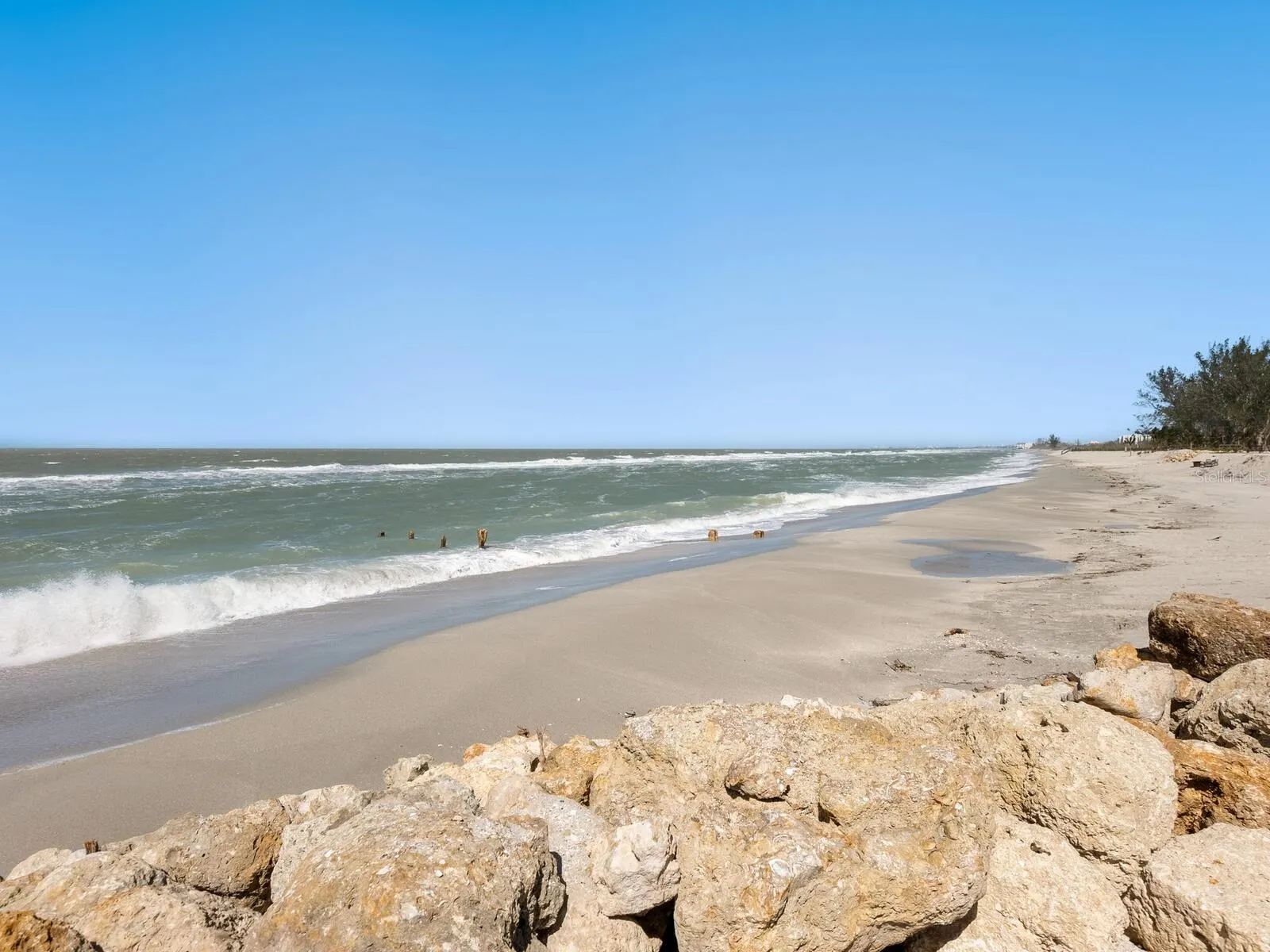 1049 N CASEY KEY RD