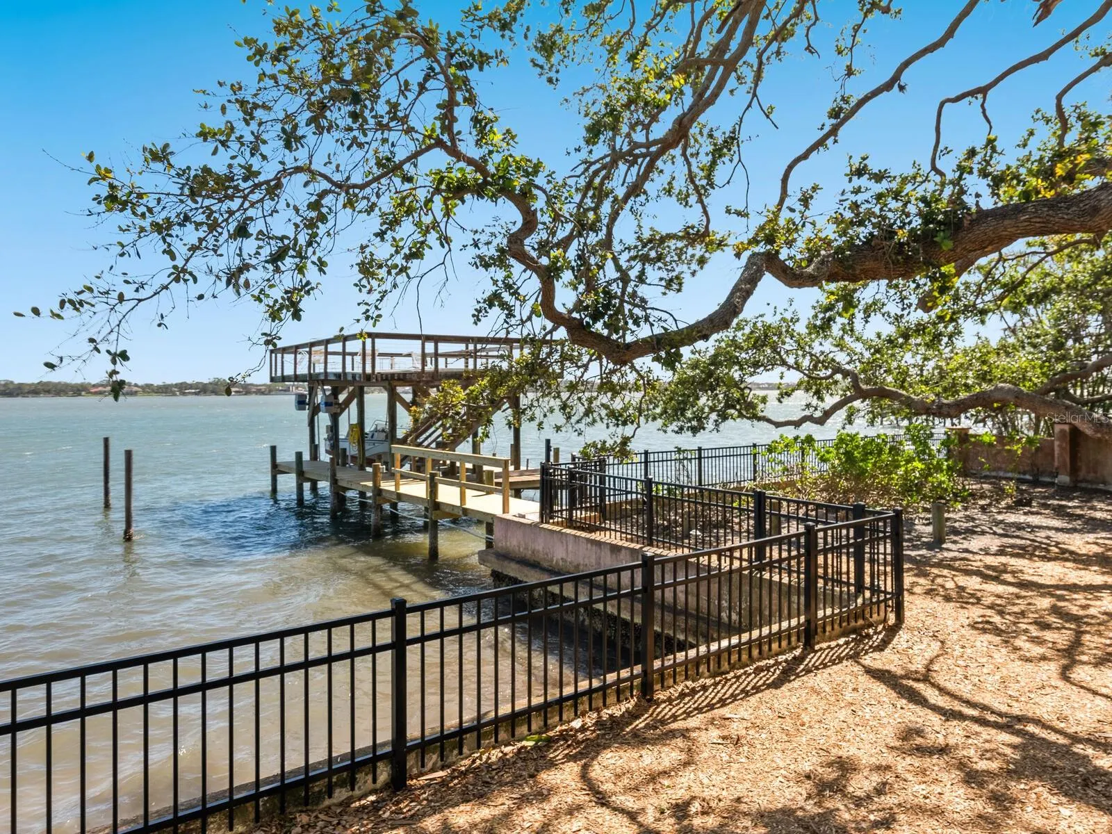 1049 N CASEY KEY RD
