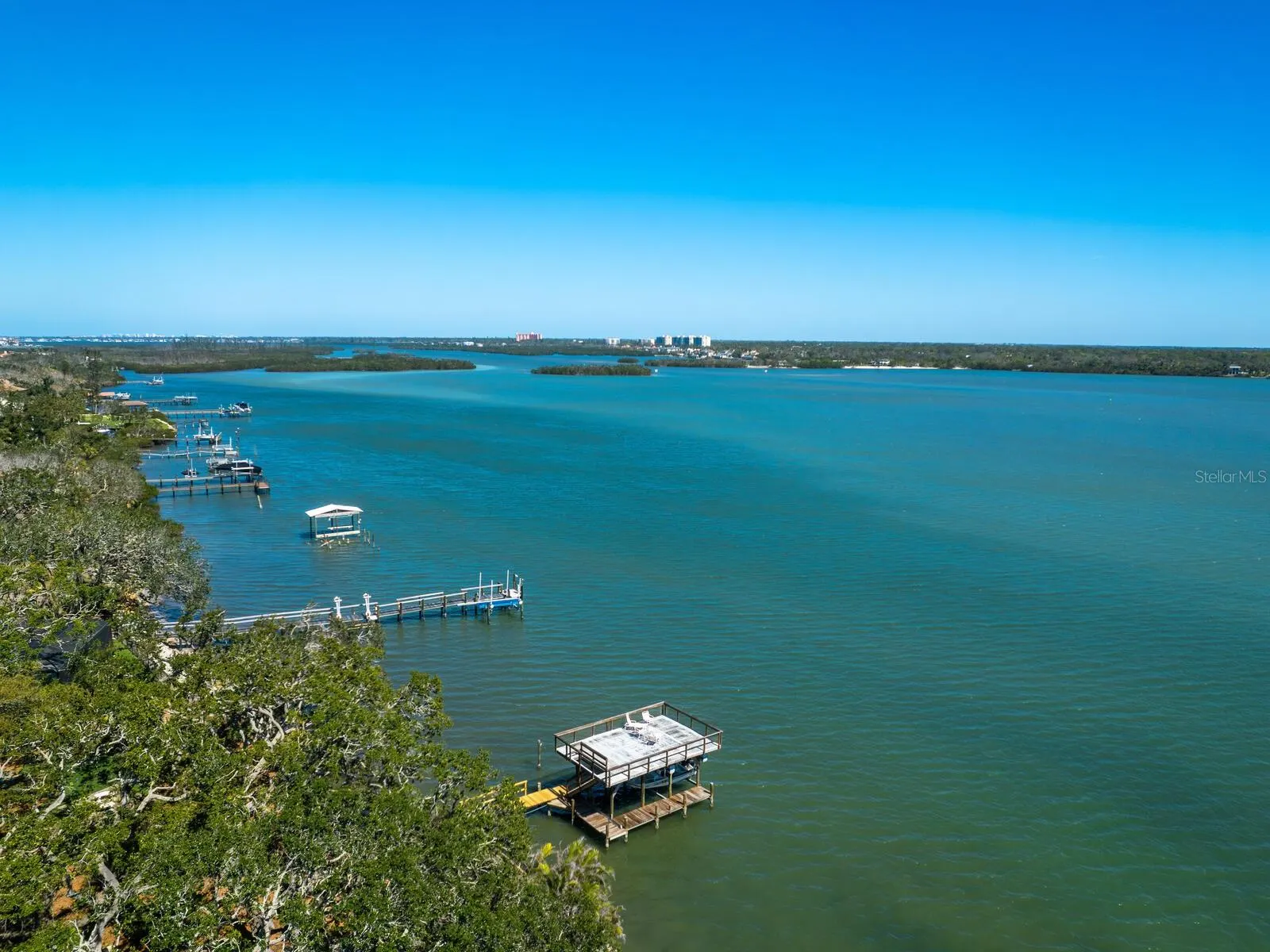 1049 N CASEY KEY RD