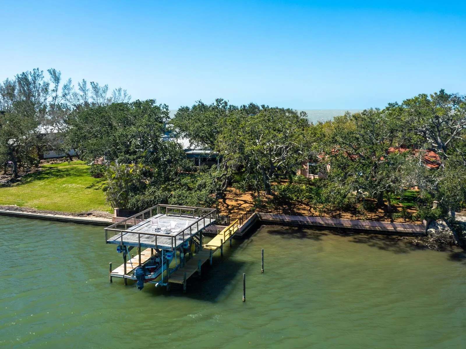 1049 N CASEY KEY RD