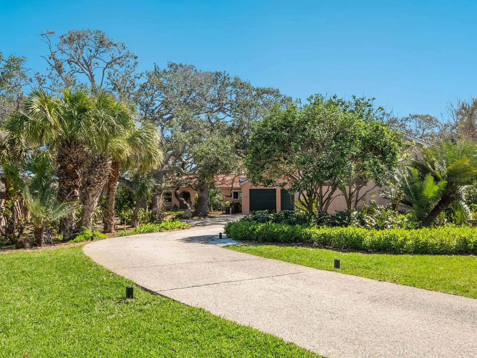 1049 N CASEY KEY RD