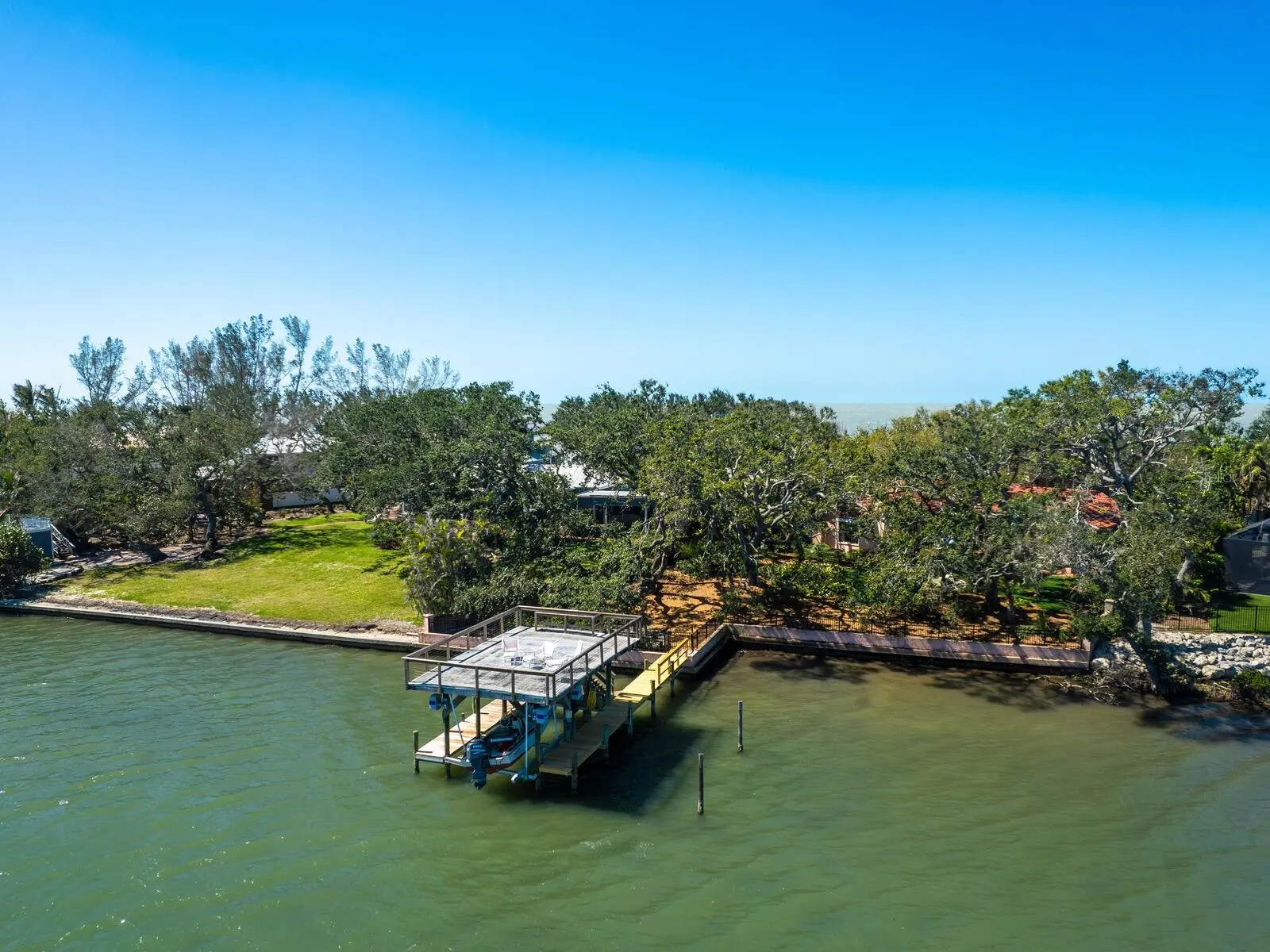 1049 N CASEY KEY RD