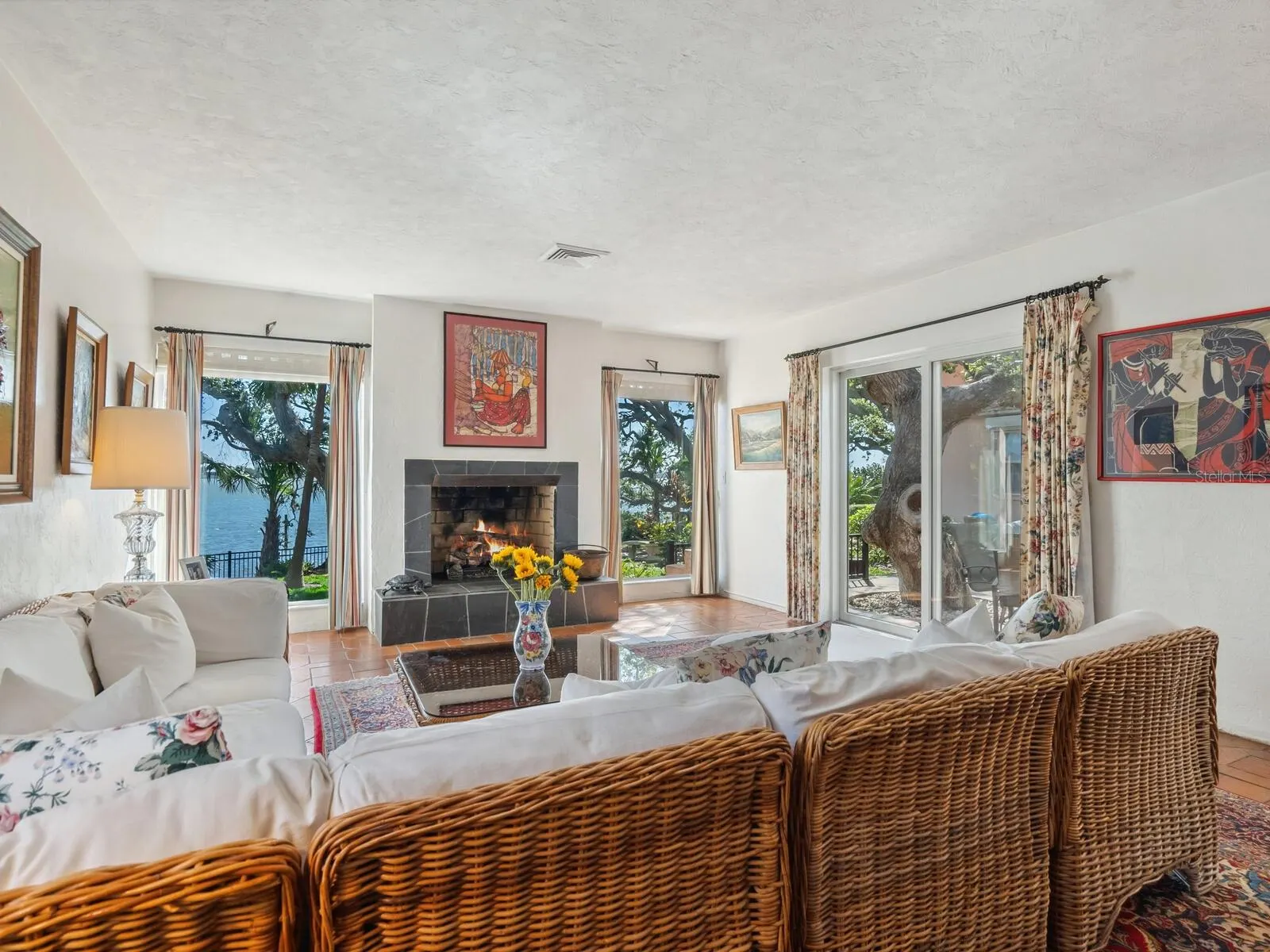 1049 N CASEY KEY RD