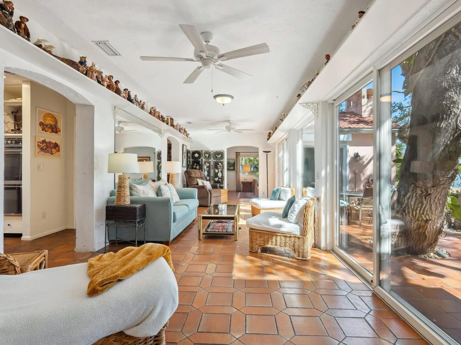 1049 N CASEY KEY RD