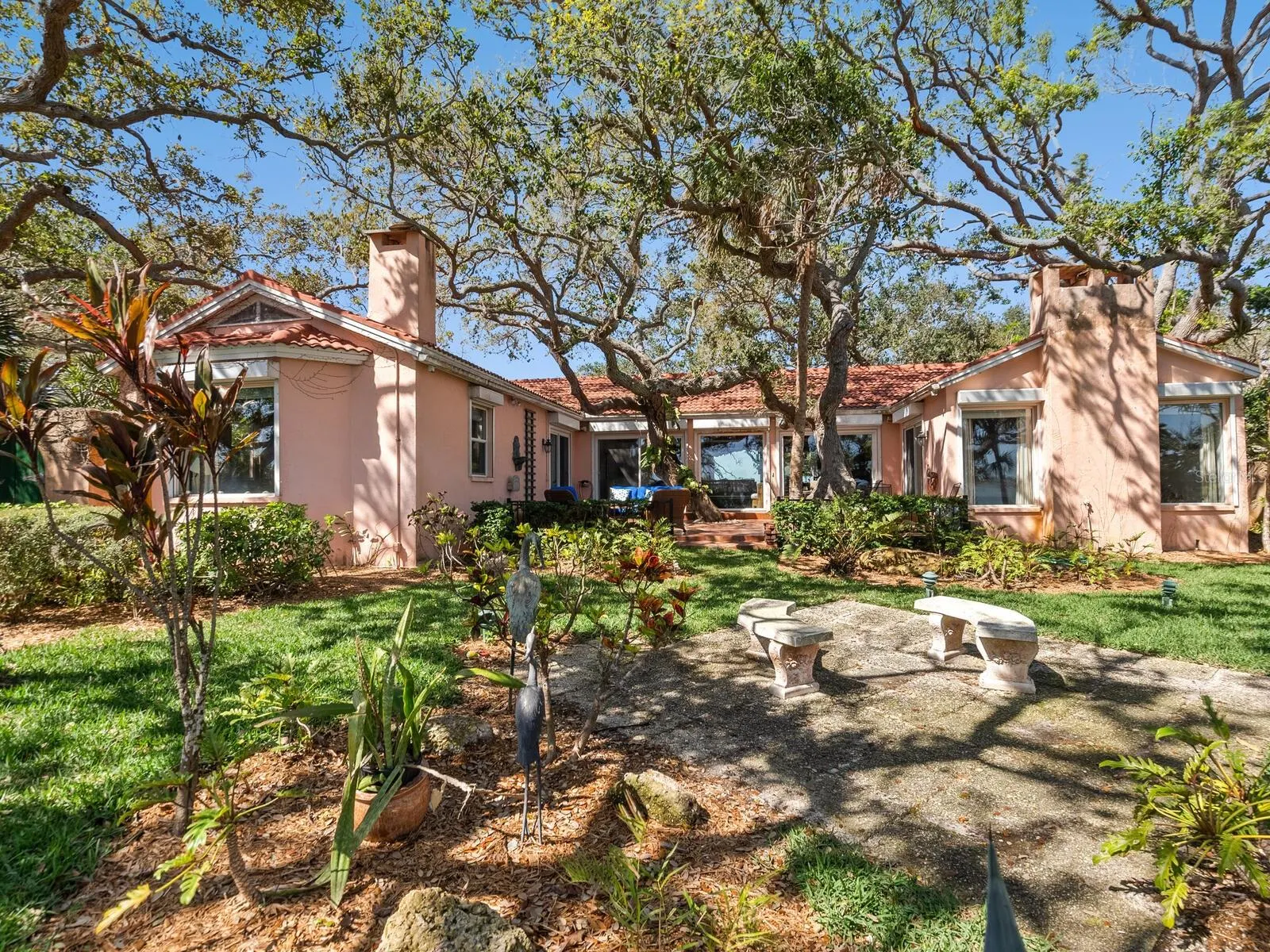 1049 N CASEY KEY RD