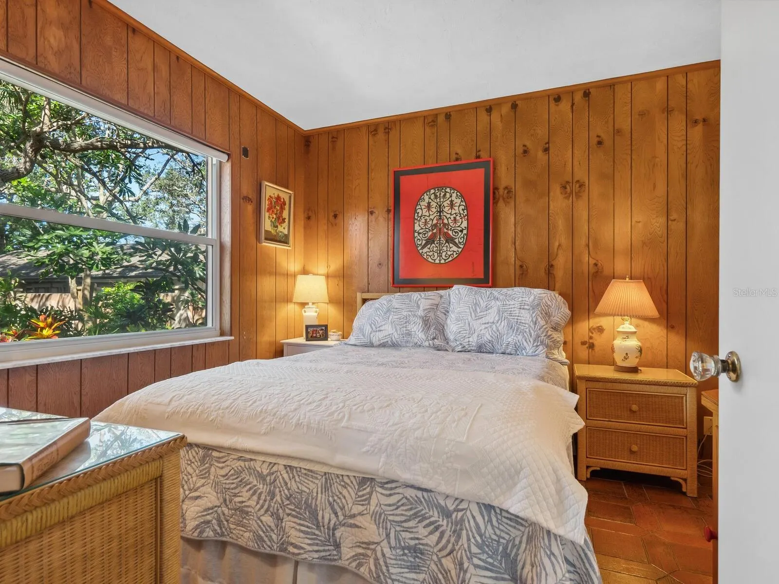 1049 N CASEY KEY RD