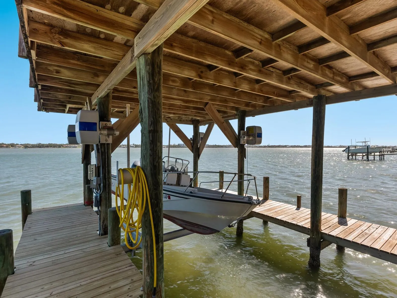 1049 N CASEY KEY RD