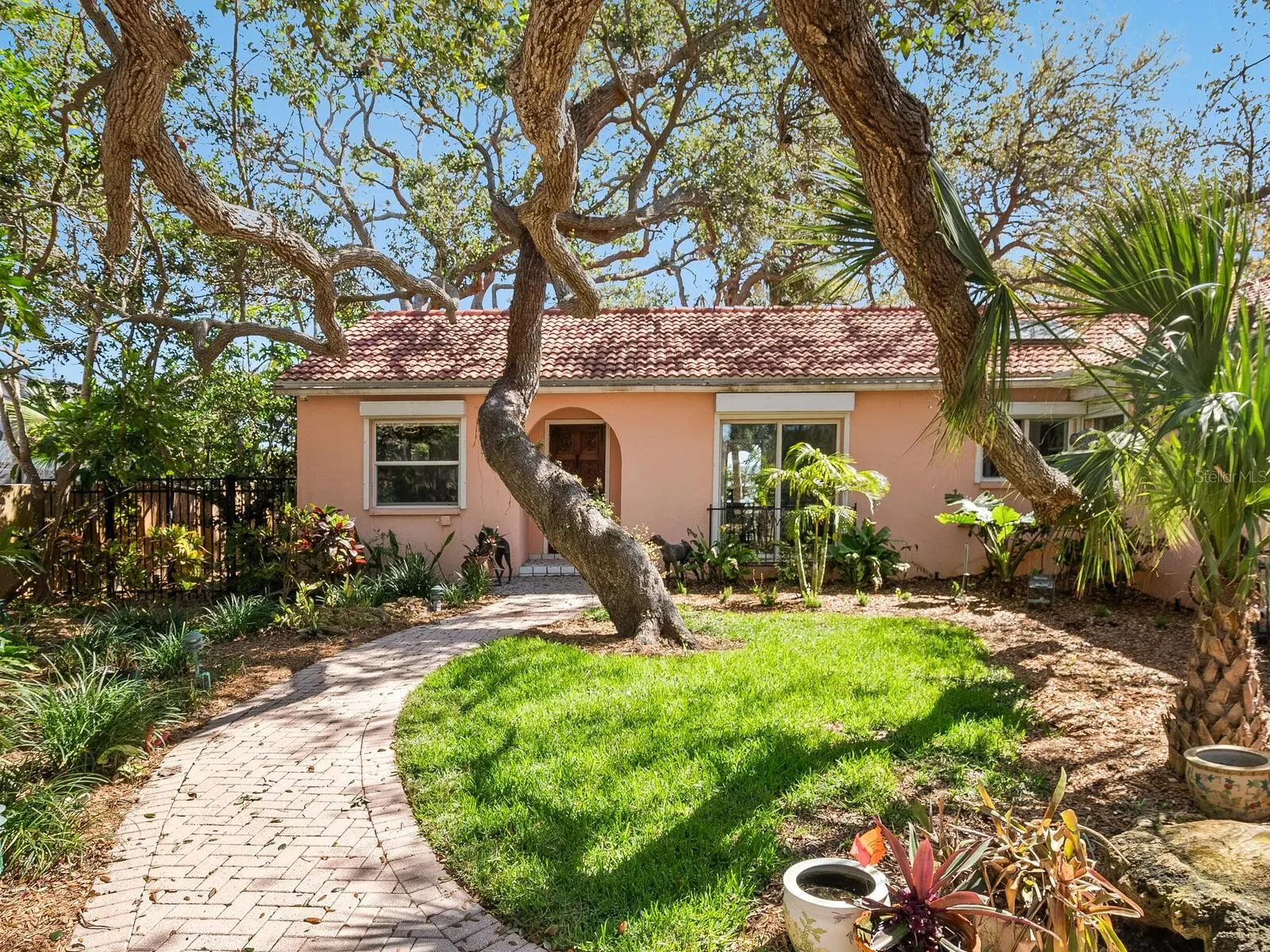 1049 N CASEY KEY RD