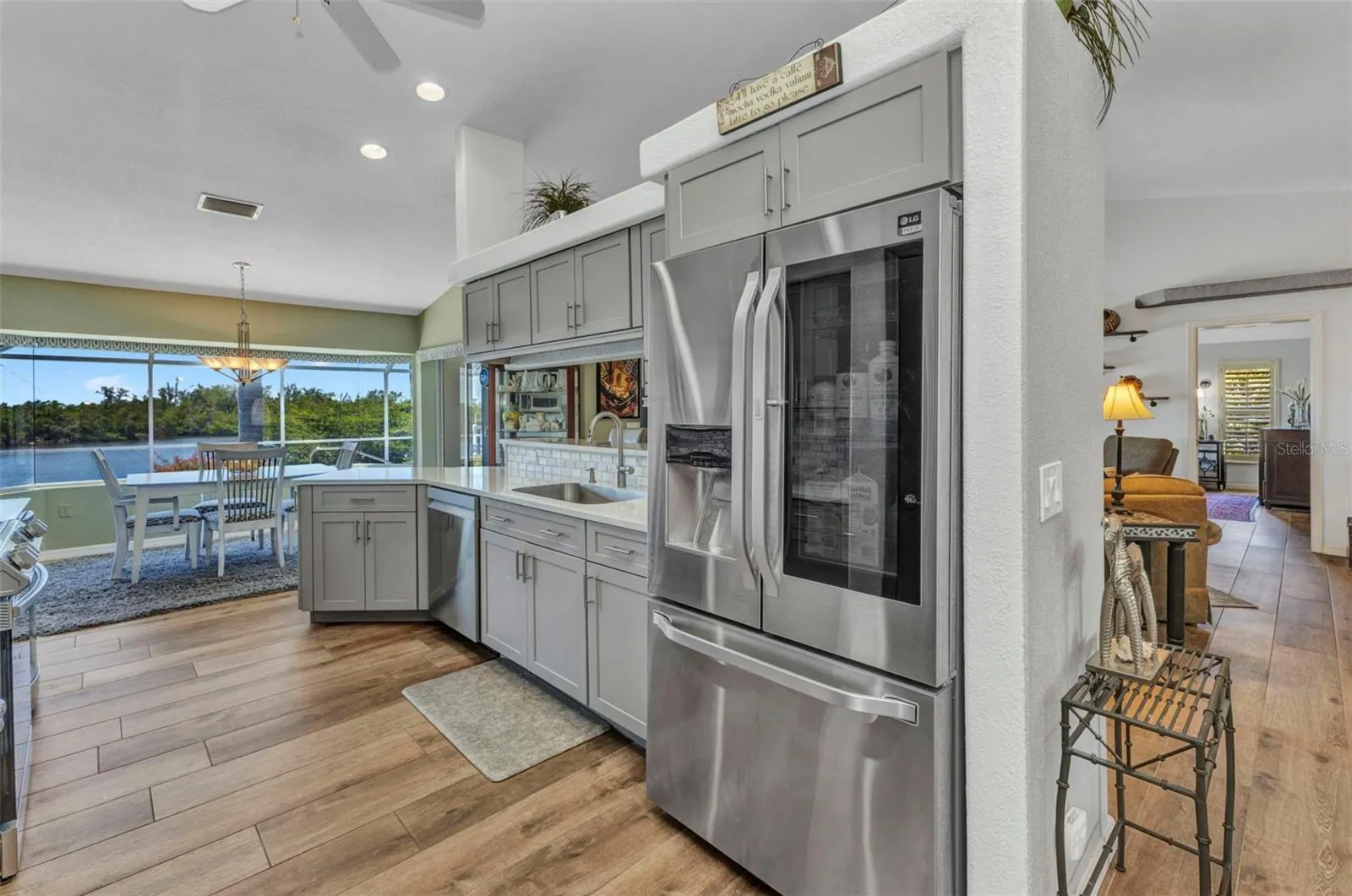 18382 ARAPAHOE CIR