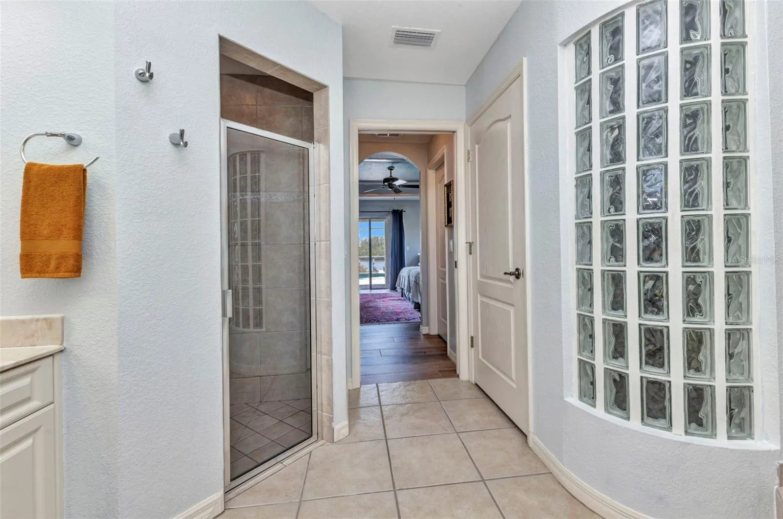 18382 ARAPAHOE CIR