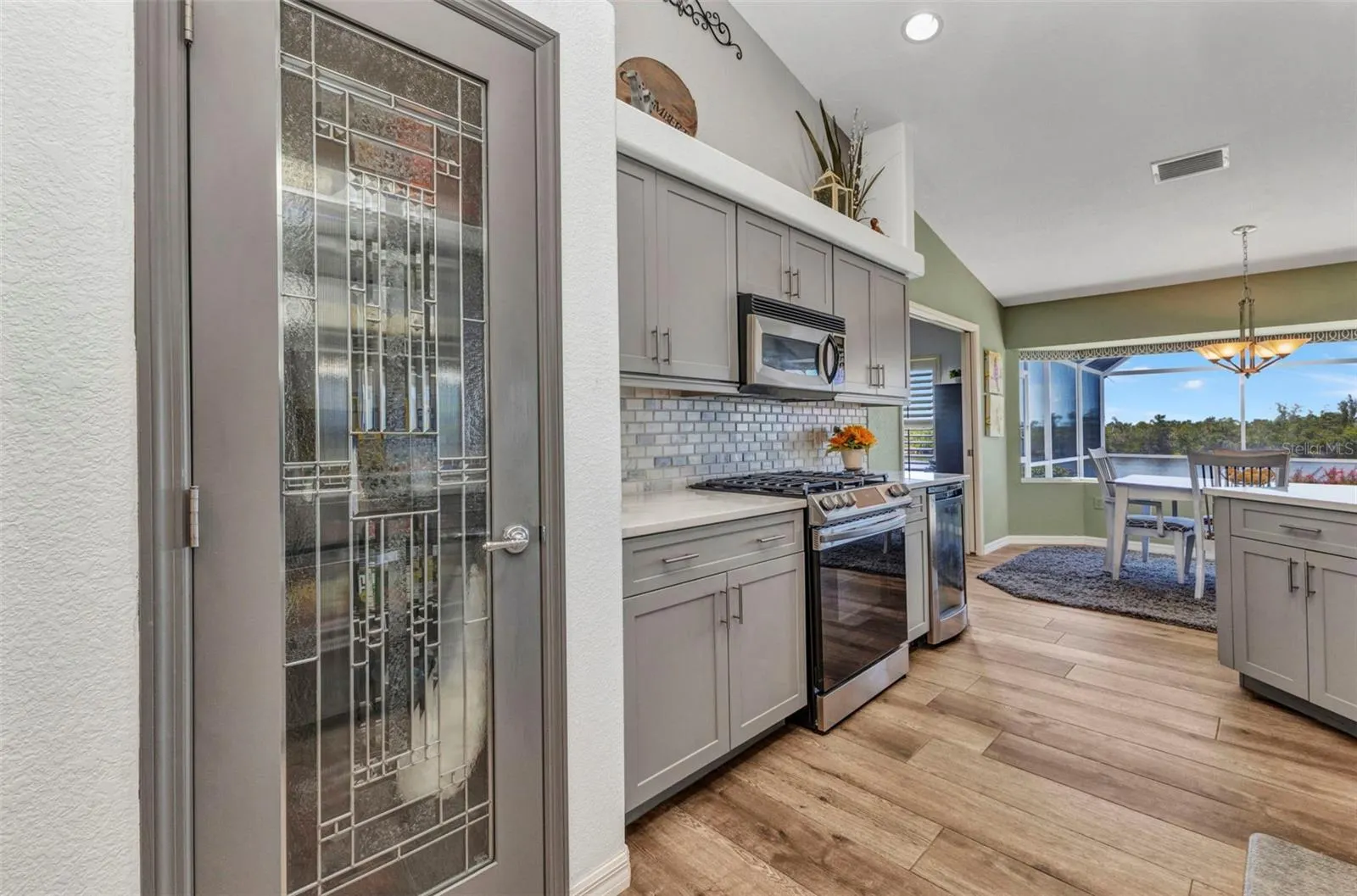 18382 ARAPAHOE CIR