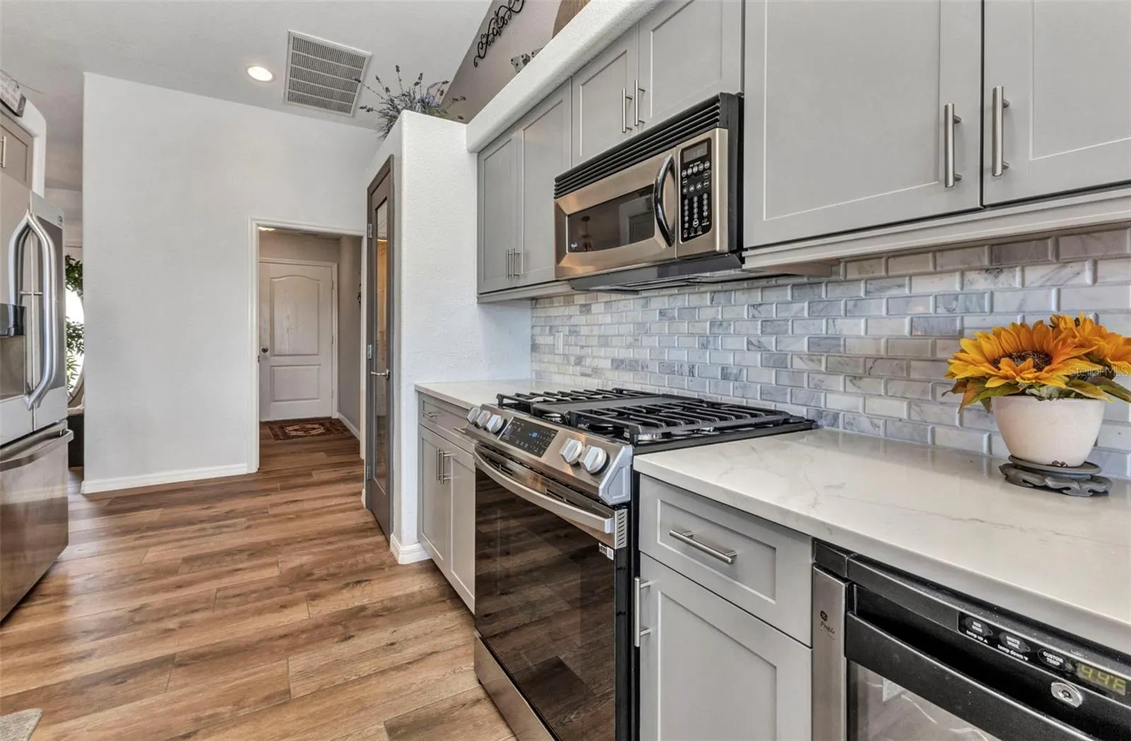18382 ARAPAHOE CIR