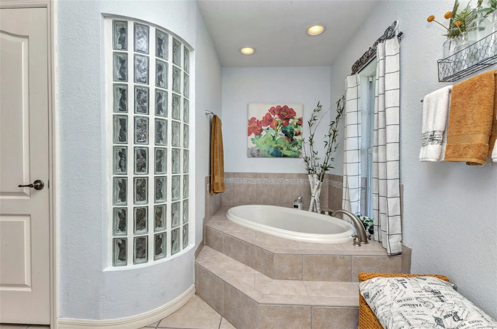 18382 ARAPAHOE CIR