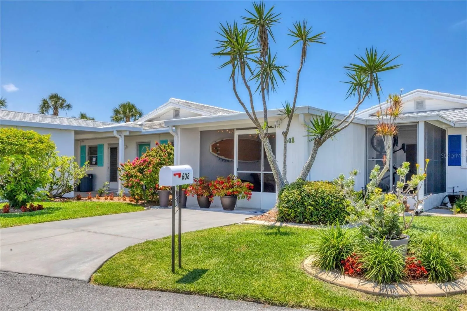 608 FAIR WINDS DR