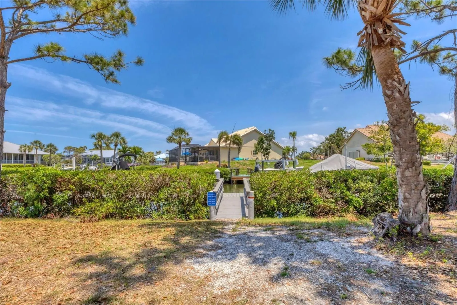 608 FAIR WINDS DR