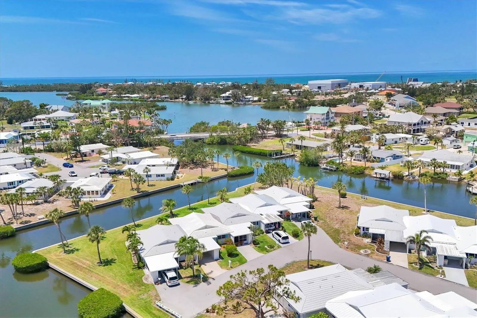 608 FAIR WINDS DR