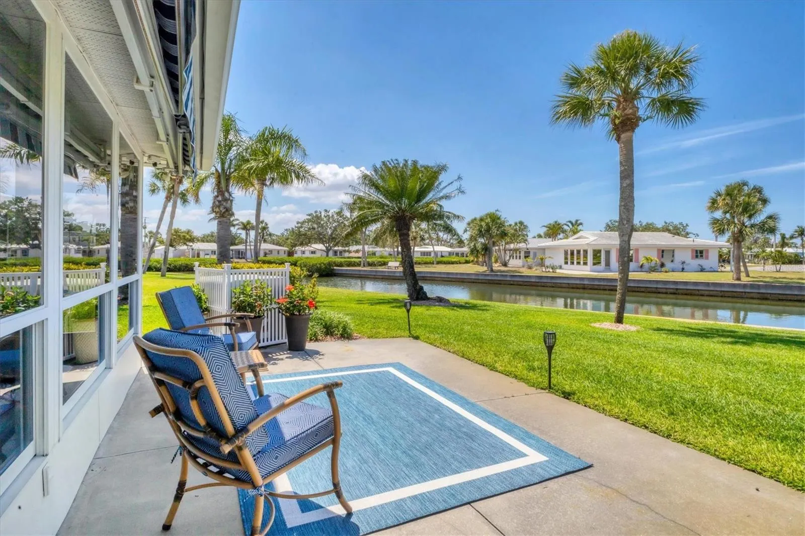 608 FAIR WINDS DR