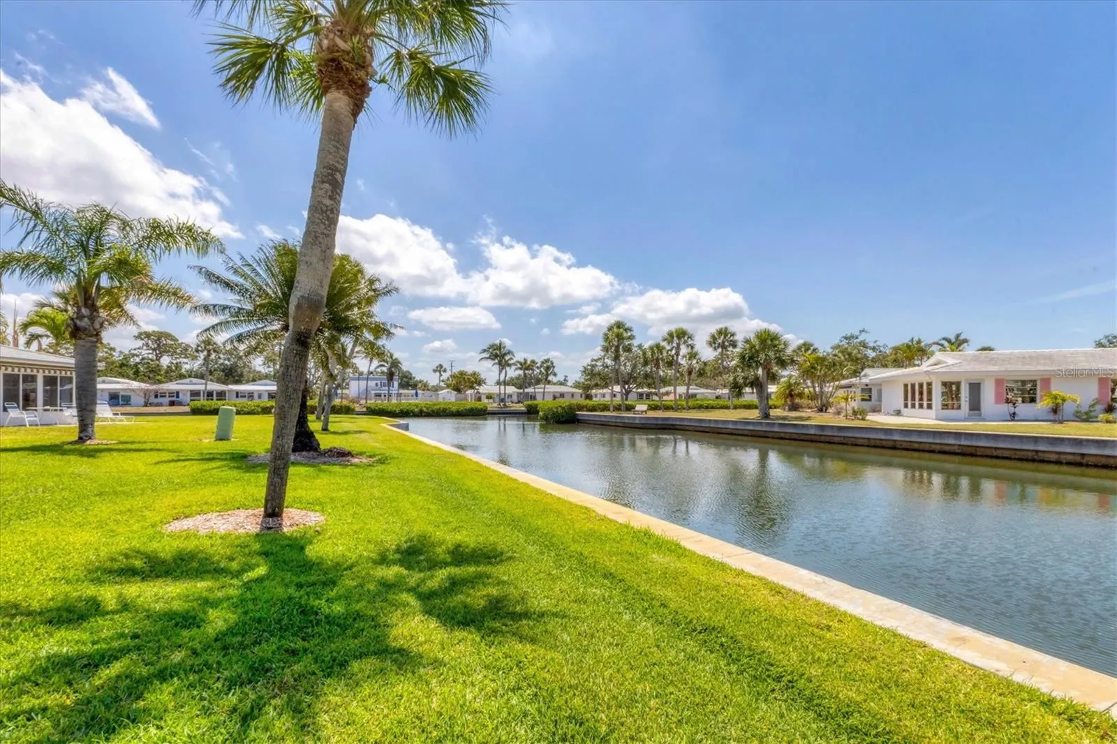 608 FAIR WINDS DR