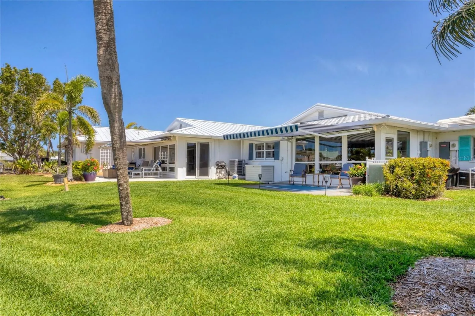 608 FAIR WINDS DR