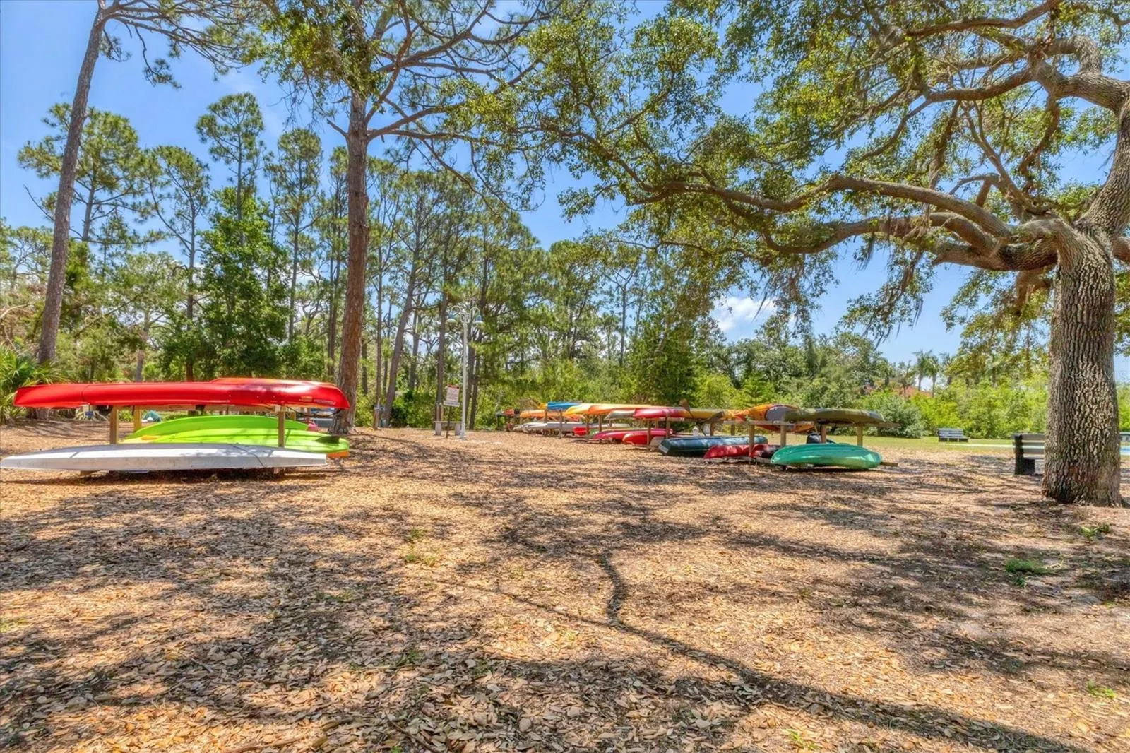 608 FAIR WINDS DR