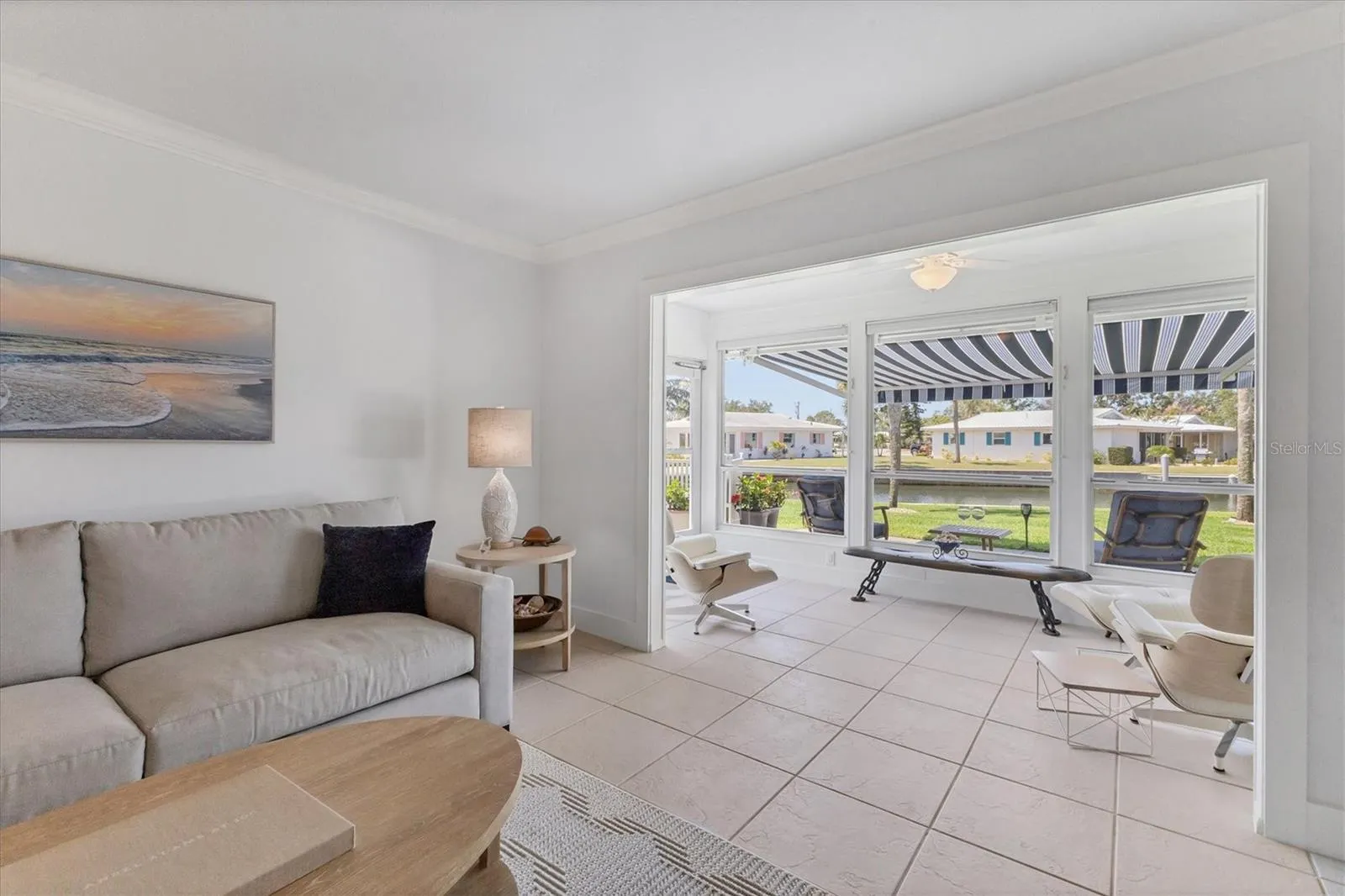 608 FAIR WINDS DR