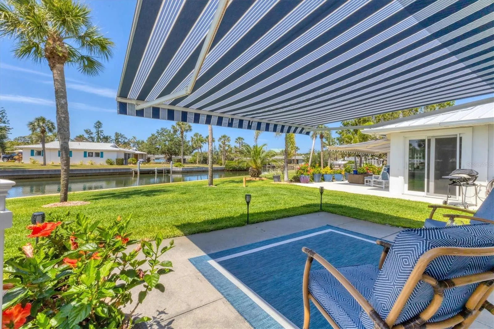 608 FAIR WINDS DR