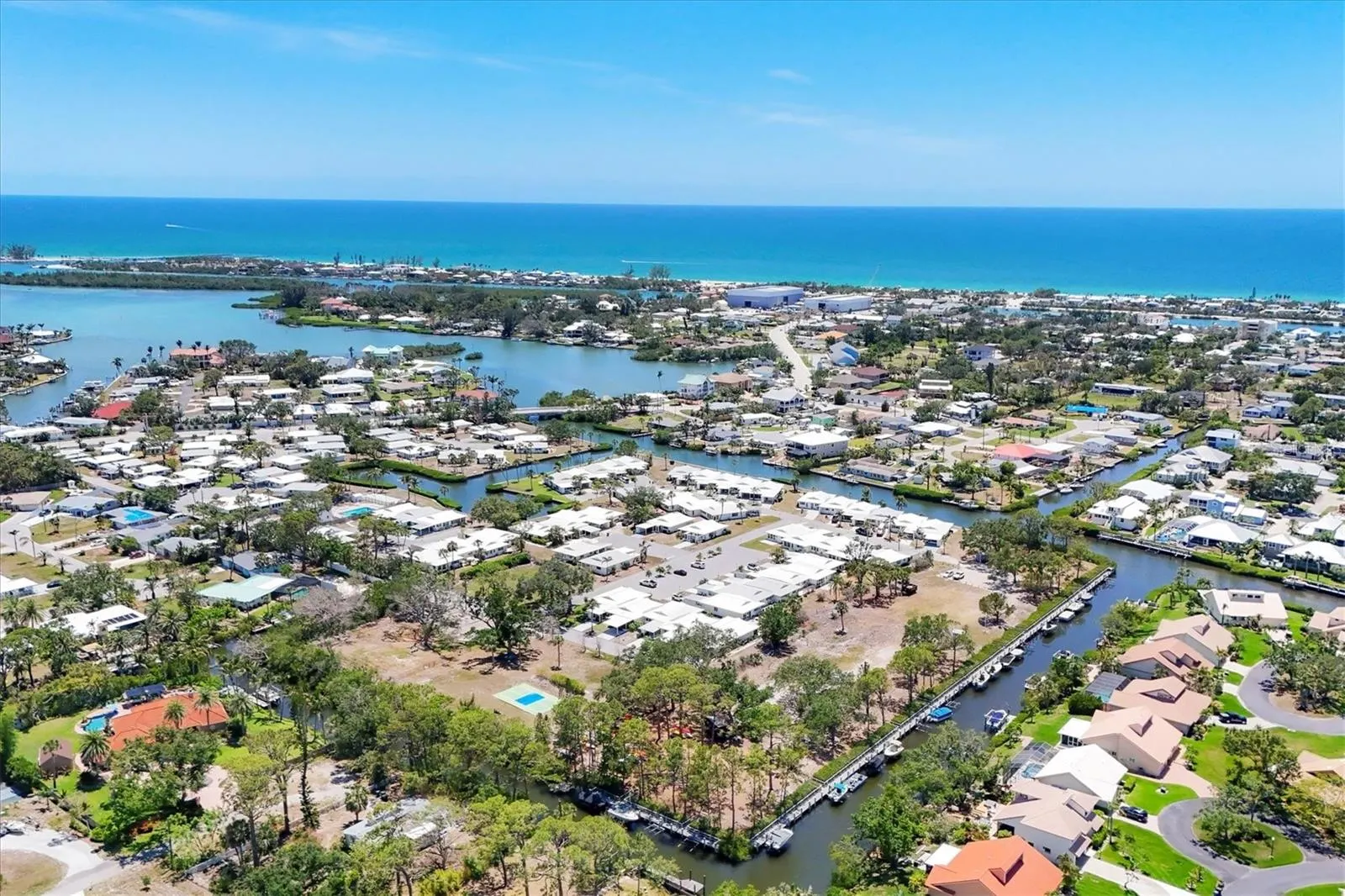 608 FAIR WINDS DR