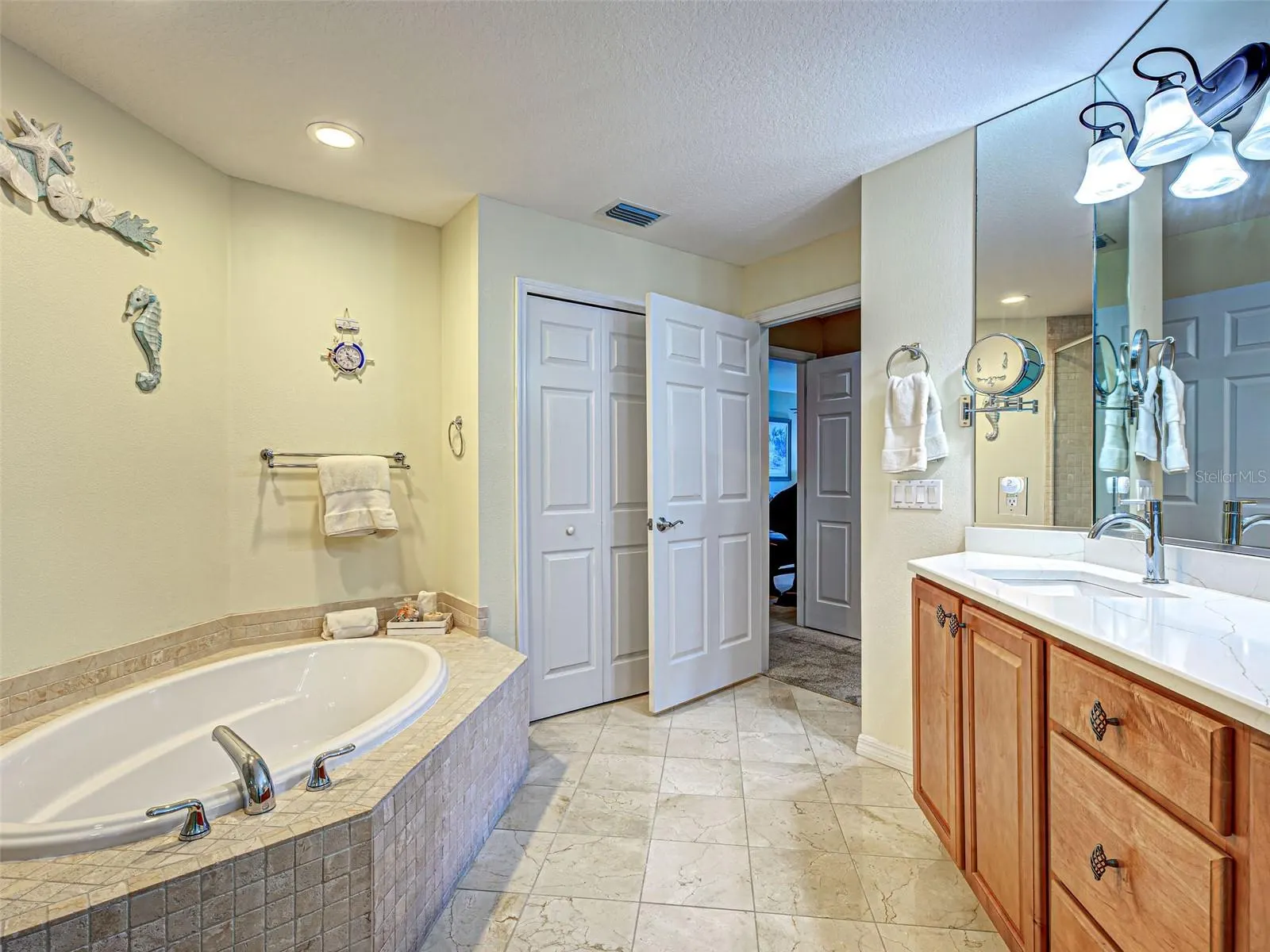 516 TAMIAMI TRL S #303, #303